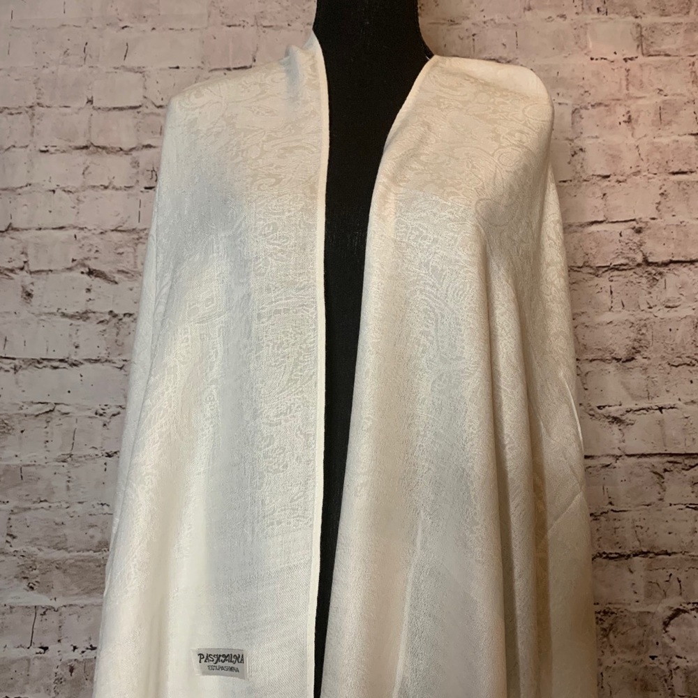 Pashmina - Picture 3 of 6